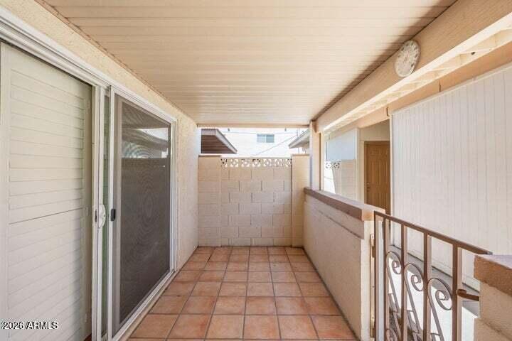 4848 N Woodmere Fairway -- 5