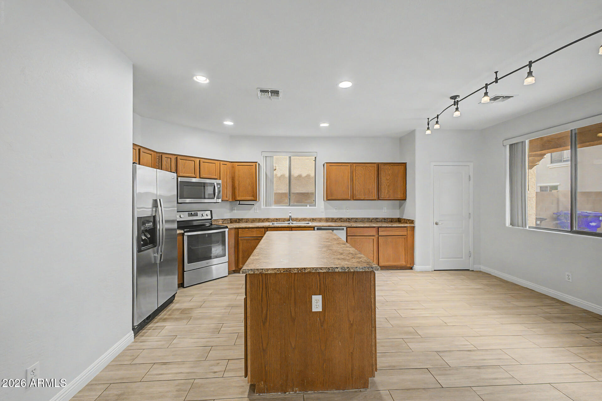 3887 E Claxton Avenue