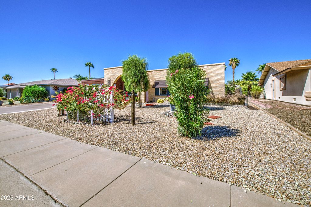 Photo of 9530 W Hidden Valley Circle N, Sun City, AZ 85351 (MLS # 6927975)