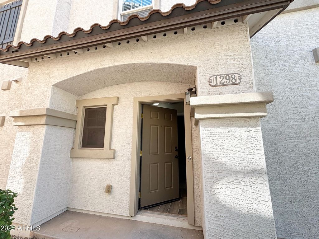 Photo of 1298 S Owl Drive, Gilbert, AZ 85296 (MLS # 6926048)