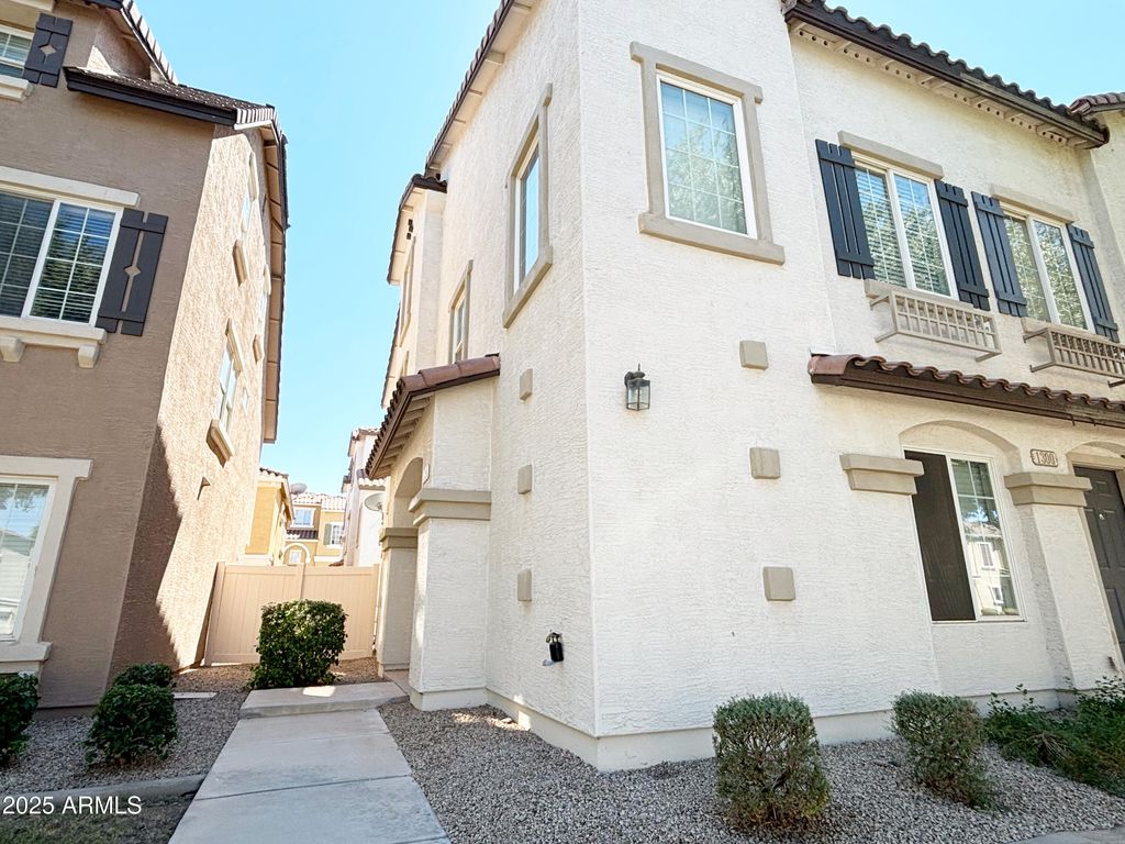 Photo of 1298 S Owl Drive, Gilbert, AZ 85296 (MLS # 6926048)