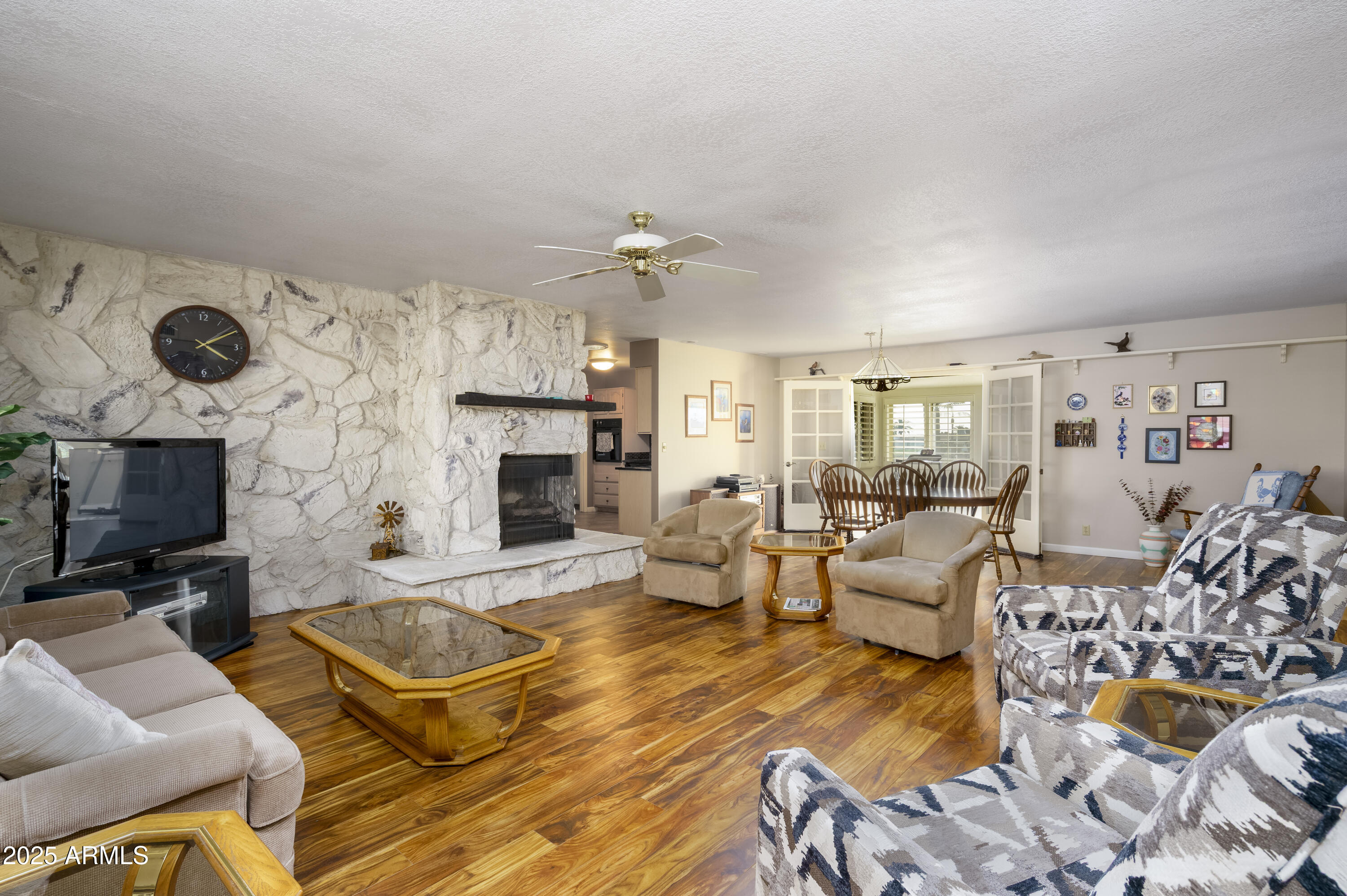 518 S RACINE --