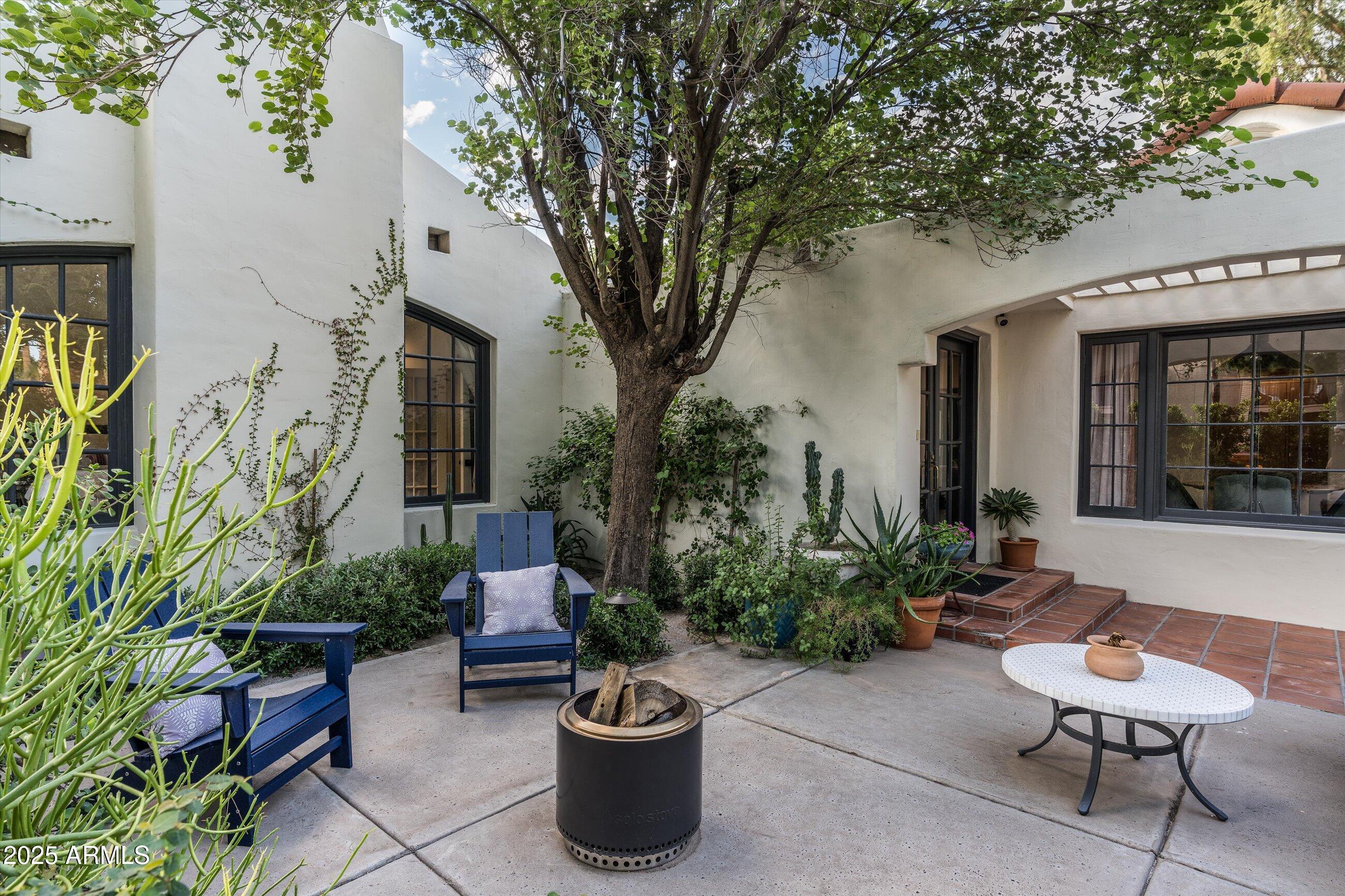 30 W PASADENA Avenue