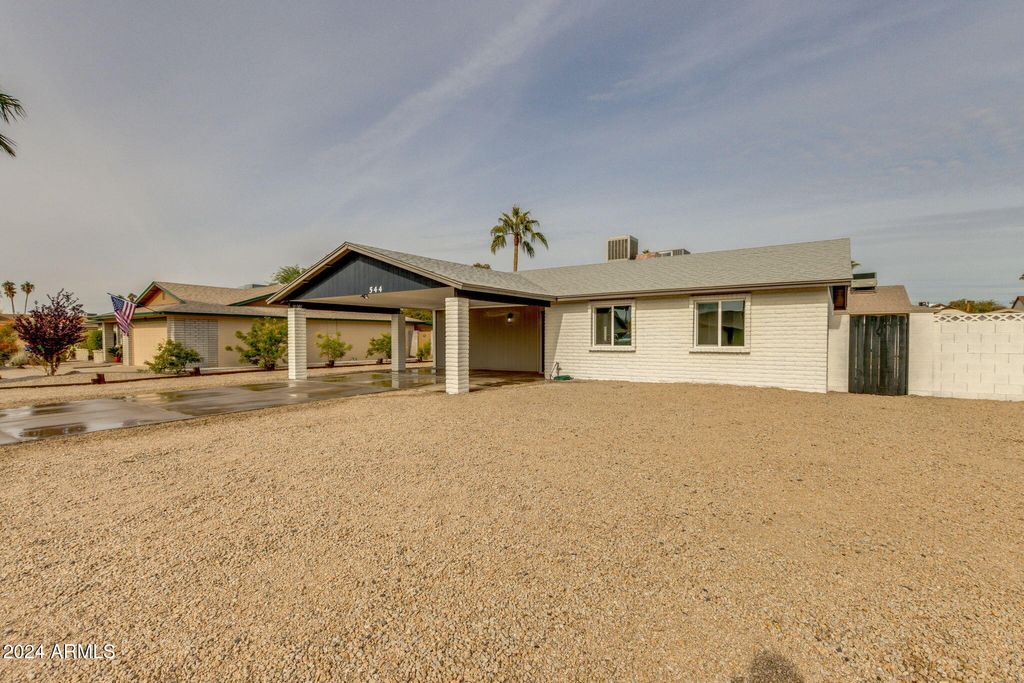 Photo of 544 E Morrow Drive, Phoenix, AZ 85024 (MLS # 6935881)
