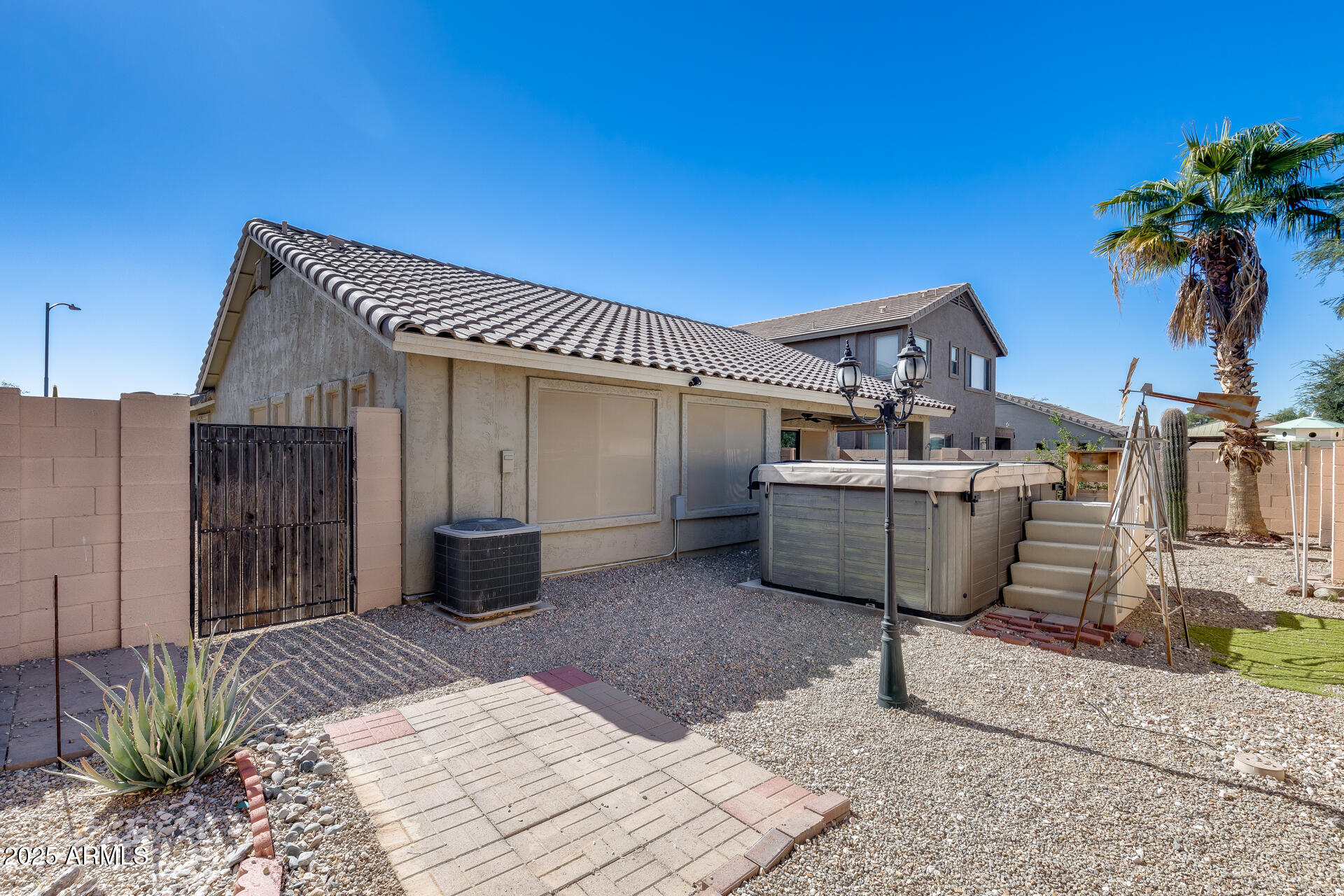 15542 W MAGNOLIA Street