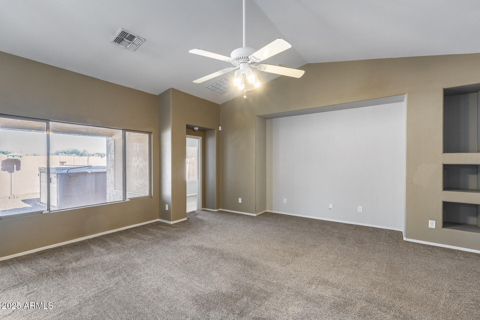 15542 W MAGNOLIA Street