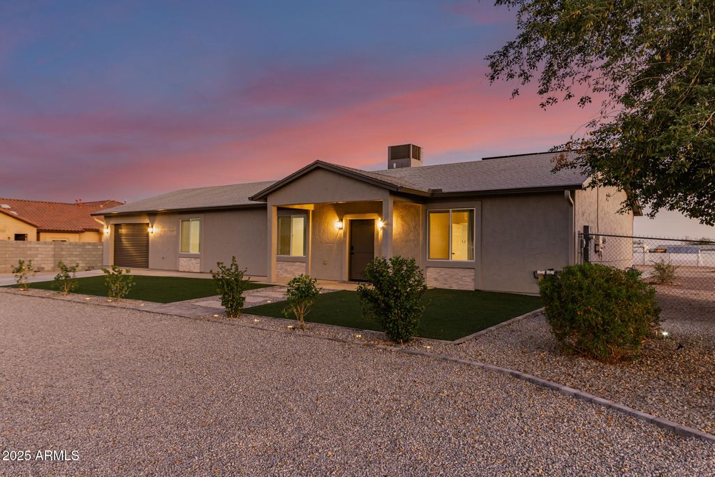 Photo of 19305 W Earll Drive, Litchfield Park, AZ 85340 (MLS # 6920188)