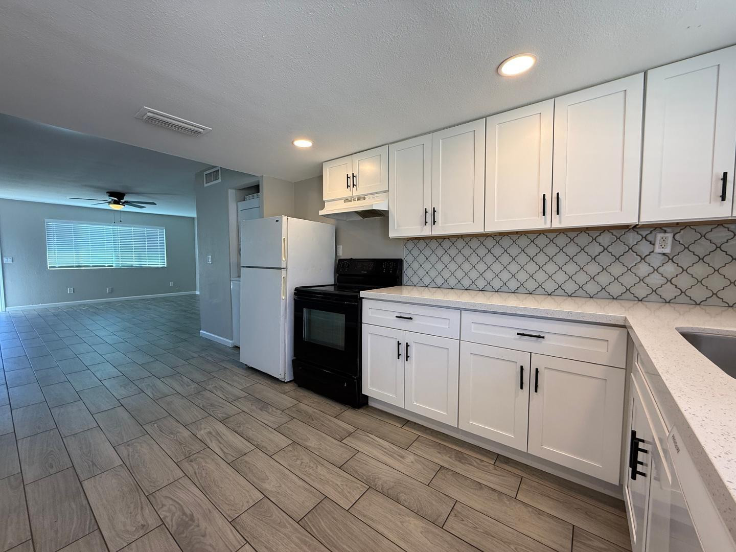 3302 W Loma Lane Unit 3