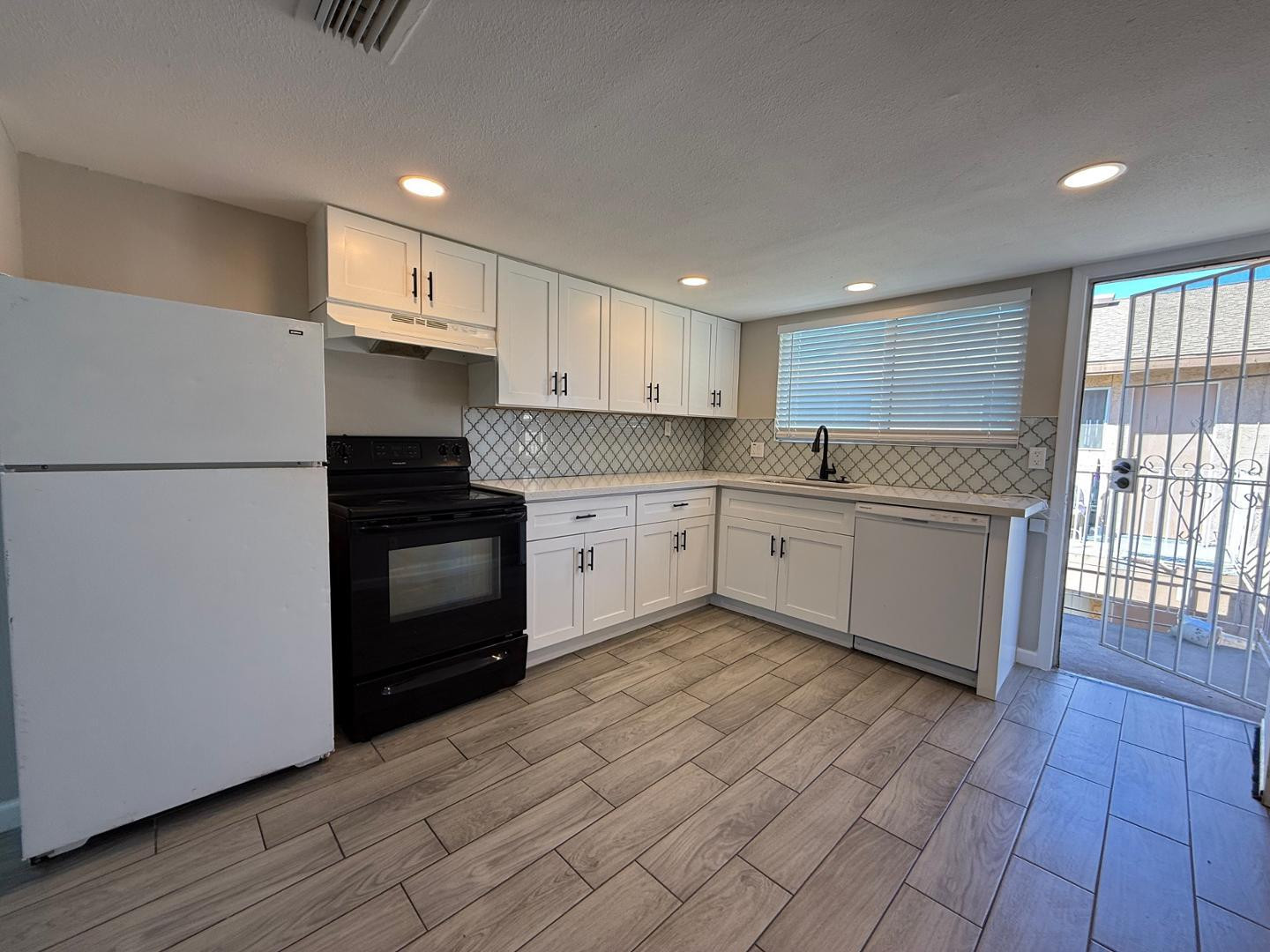 3302 W Loma Lane Unit 3