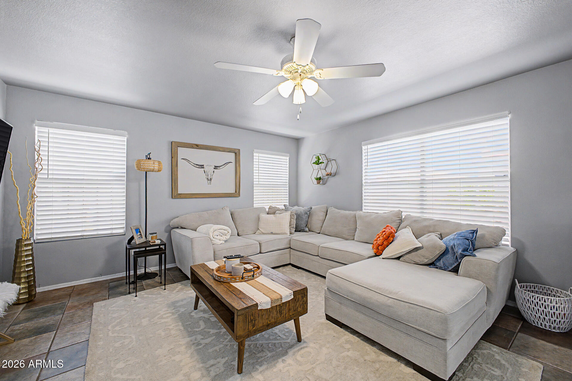 524 W NARANJA Avenue