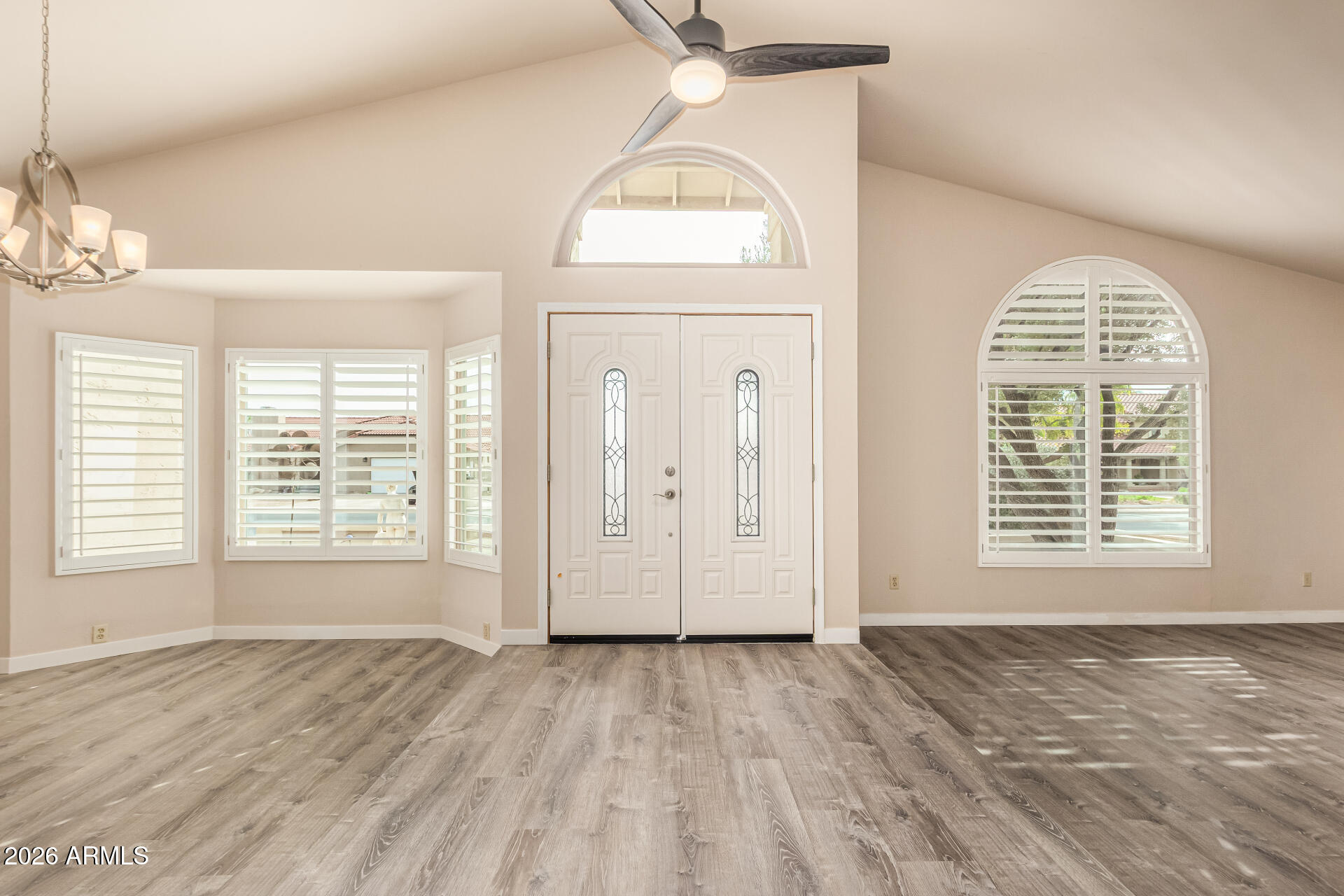 2722 E LAWNDALE Street