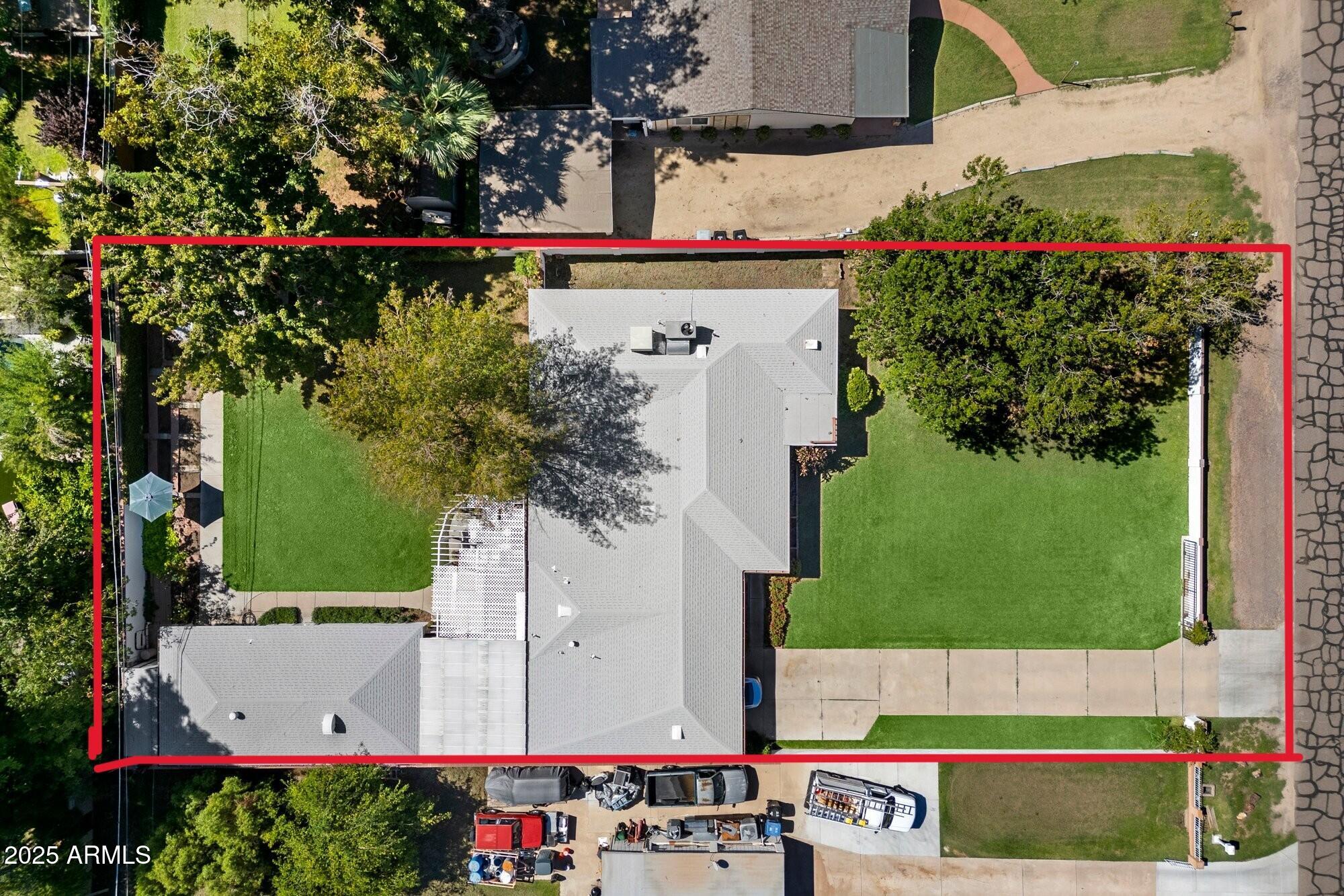 3329 E CLARENDON Avenue