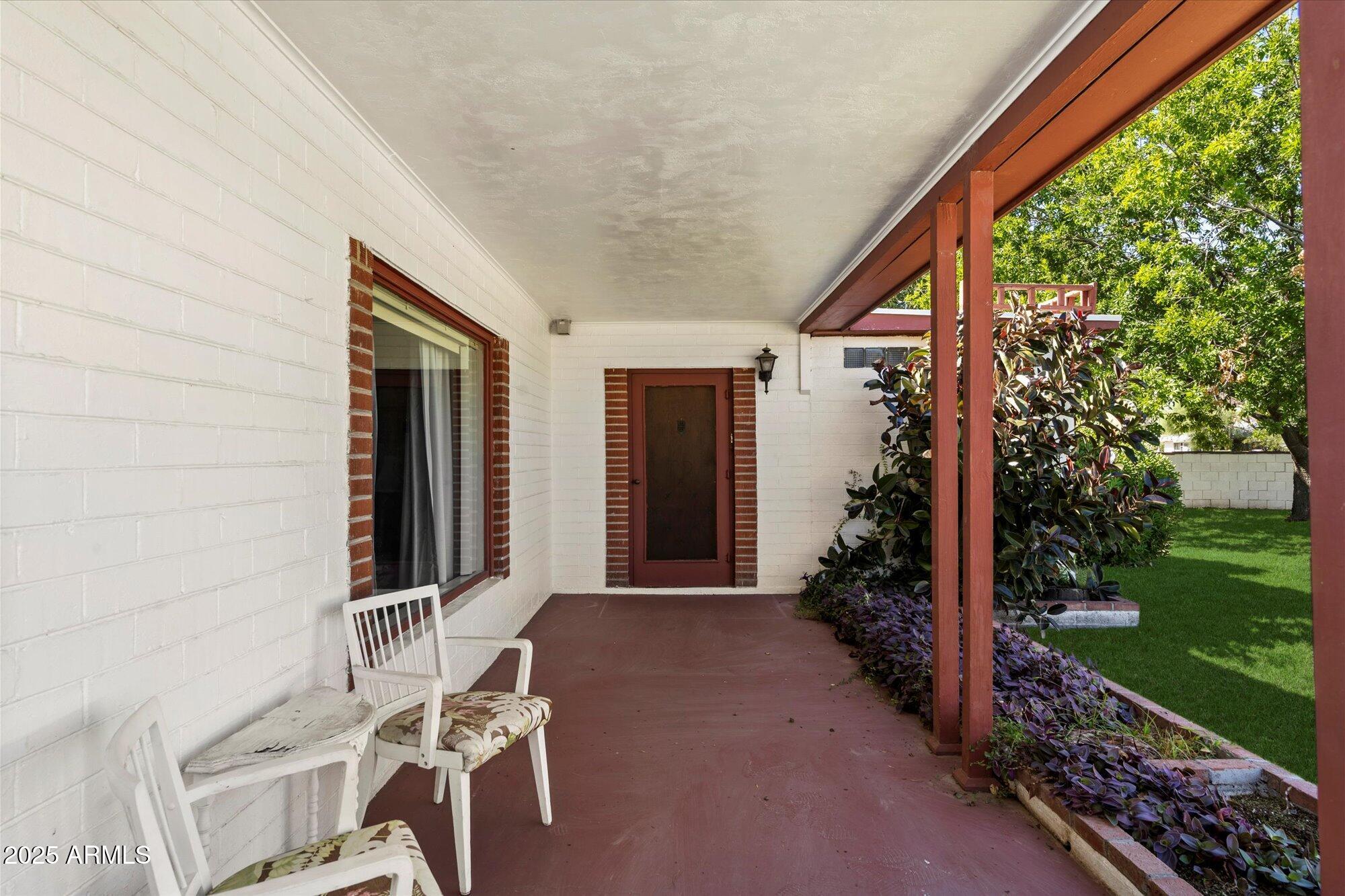 3329 E CLARENDON Avenue