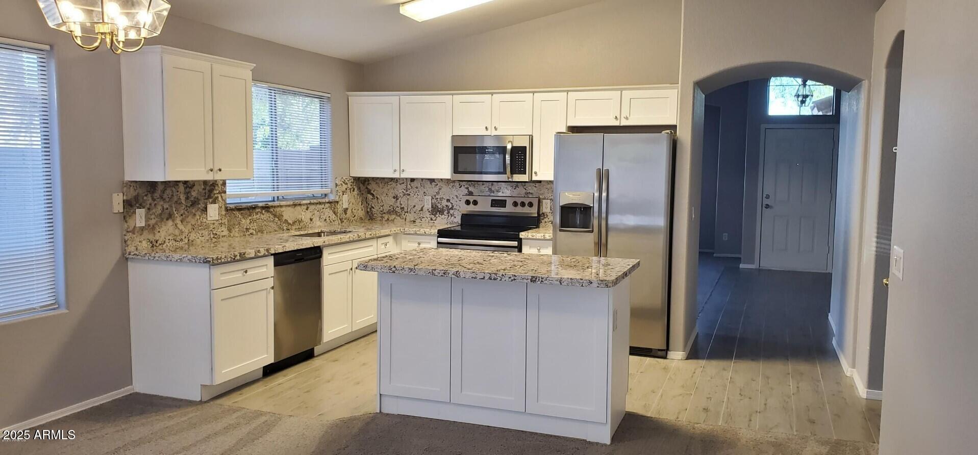 8582 W RUE DE LAMOUR --
