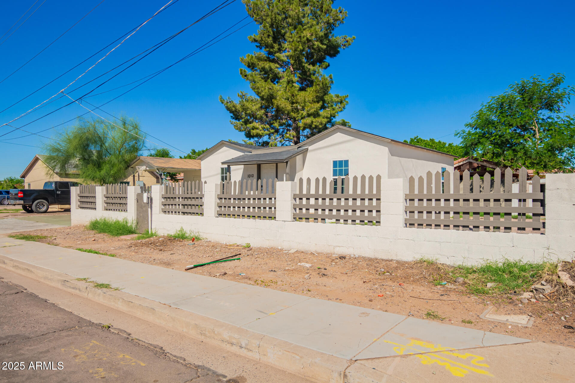 1010 E CHIPMAN Road