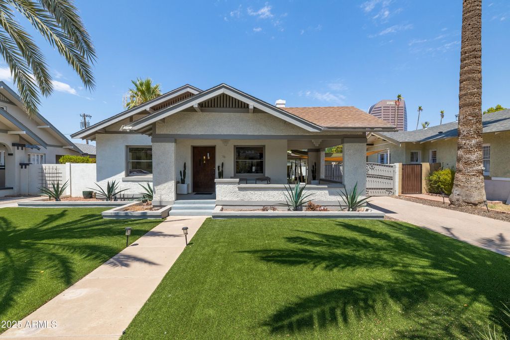 Photo of 70 W Lynwood Street, Phoenix, AZ 85003 (MLS # 6906219)