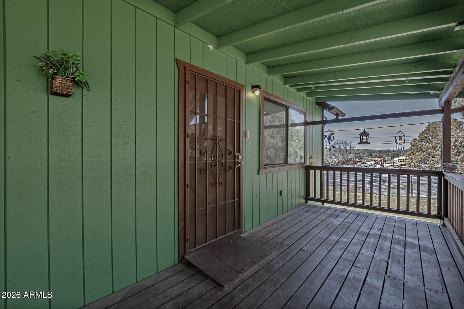 1033 W Bridle Path Lane