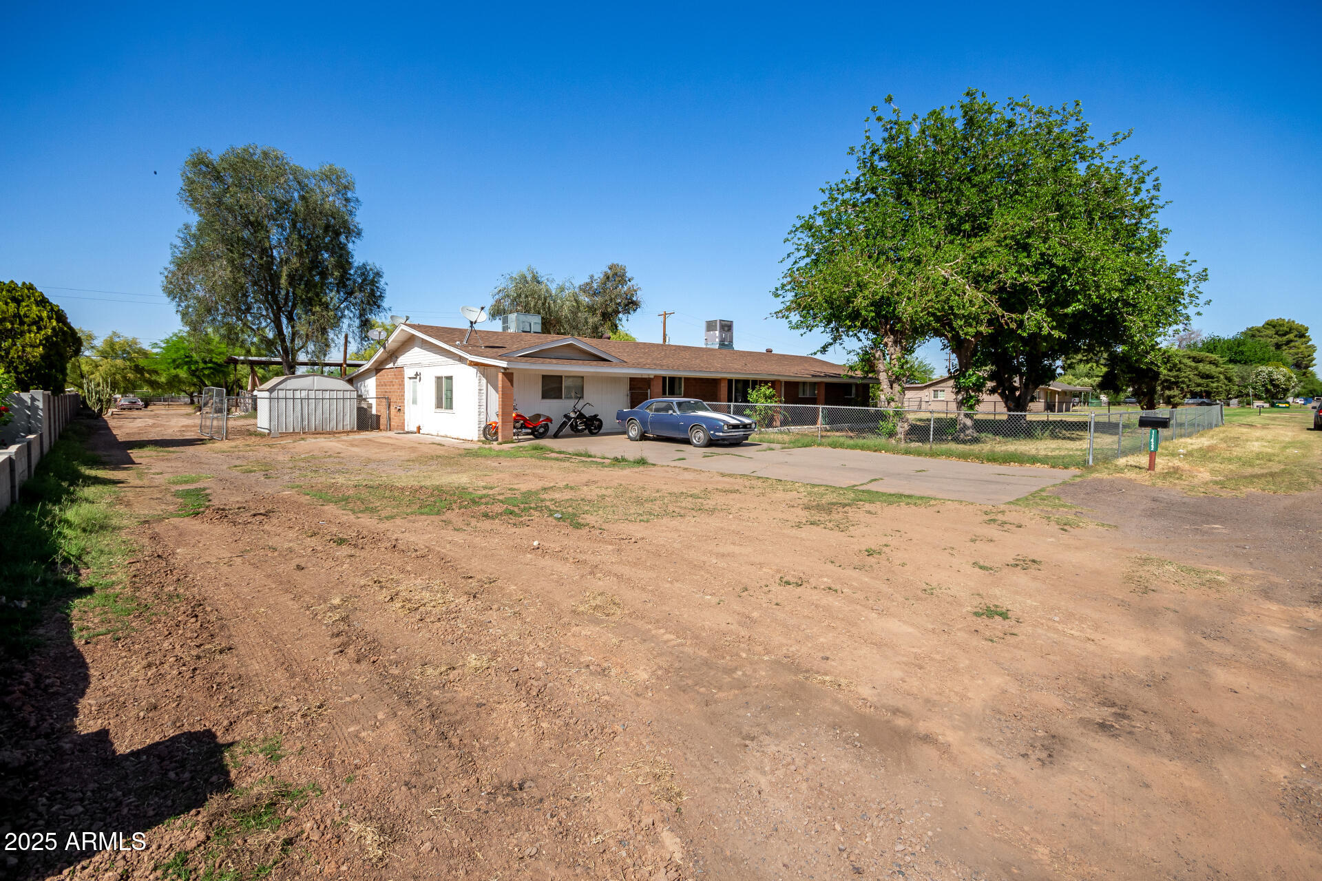 11422 W HIDALGO Avenue