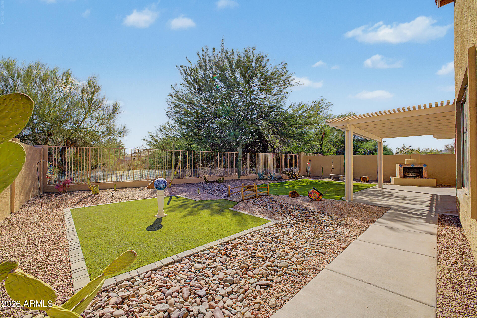 1004 S 240TH Drive