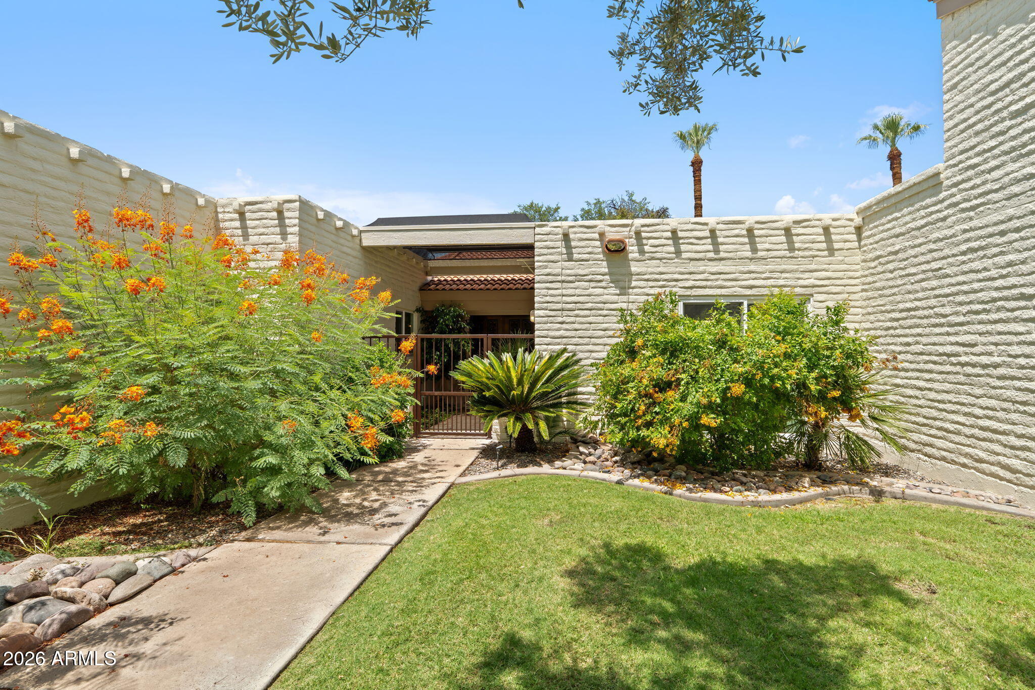 4 E SAN MIGUEL Avenue