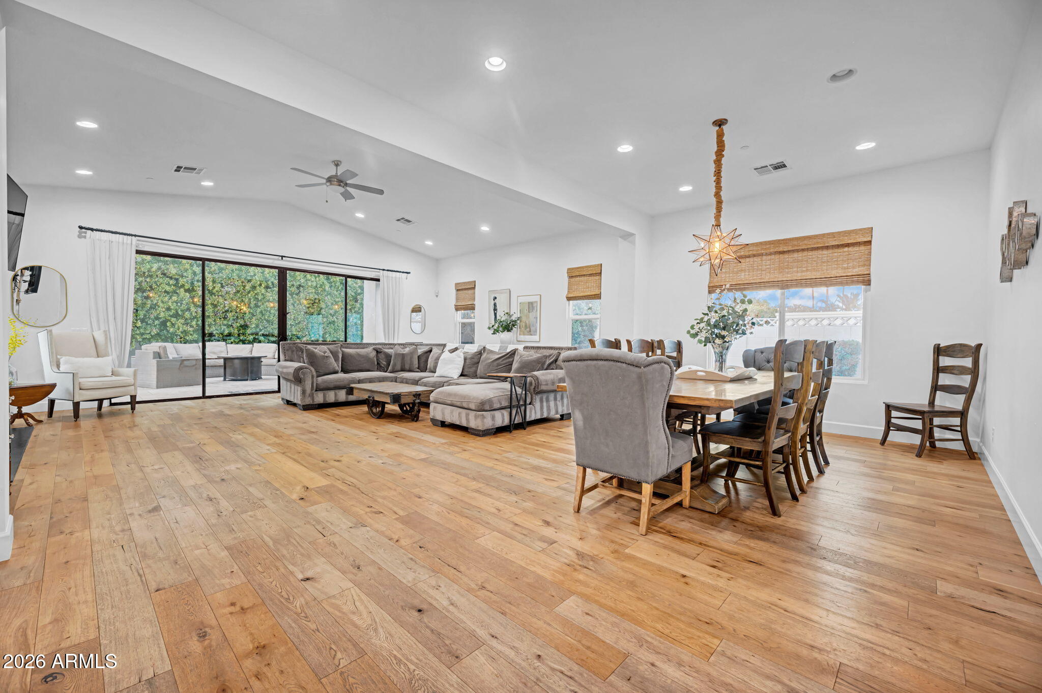 8032 E DEL LATON Drive