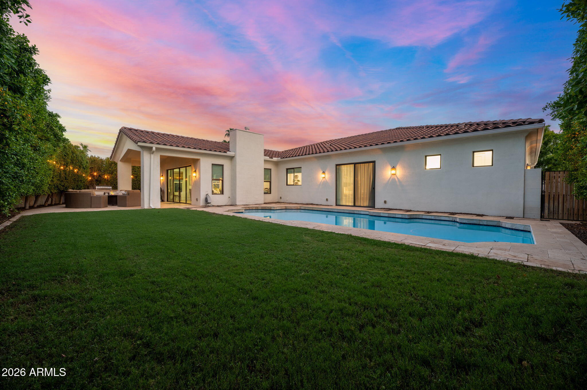 8032 E DEL LATON Drive