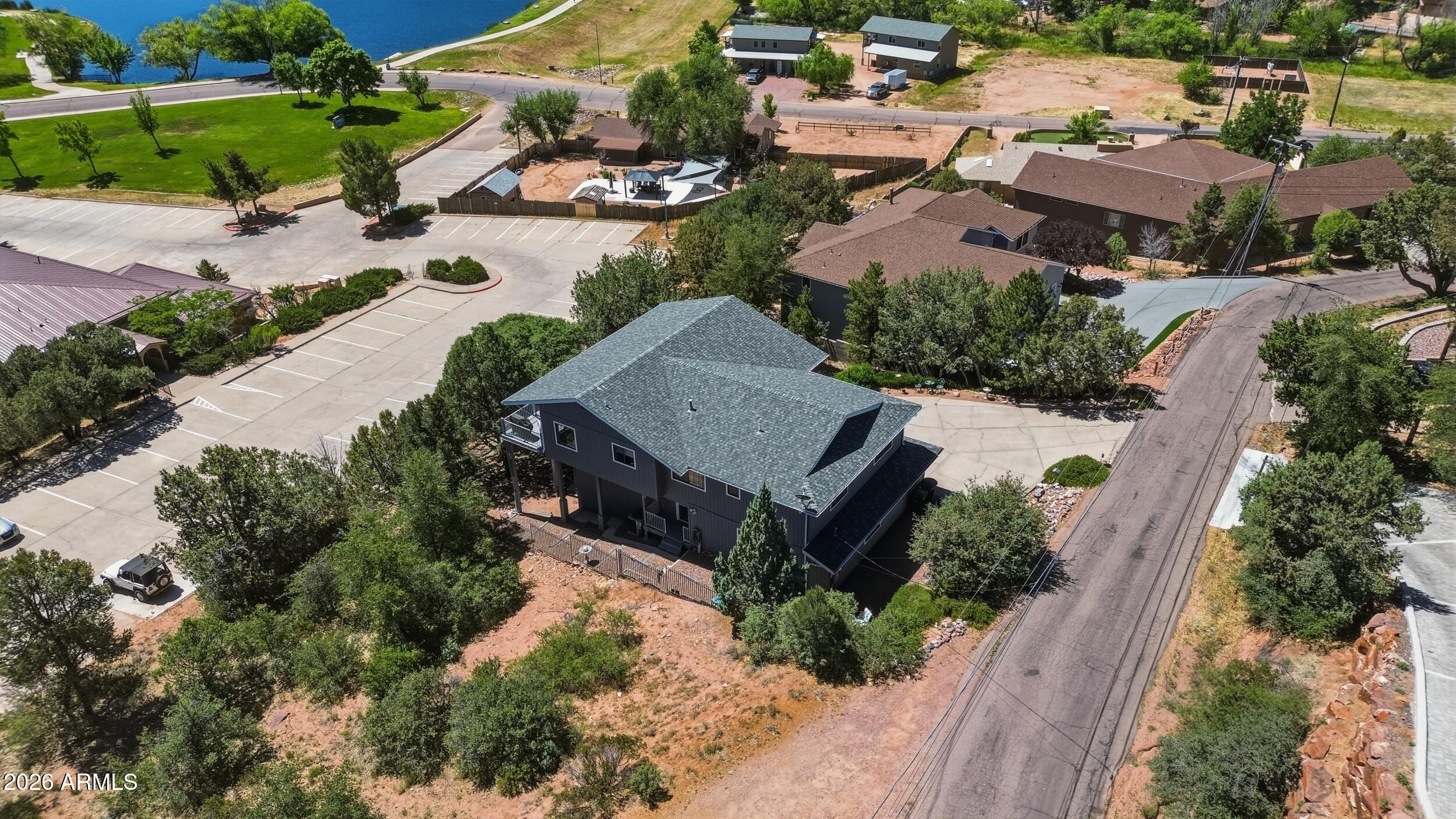 COUNTRY CLUB ESTATES - Residential