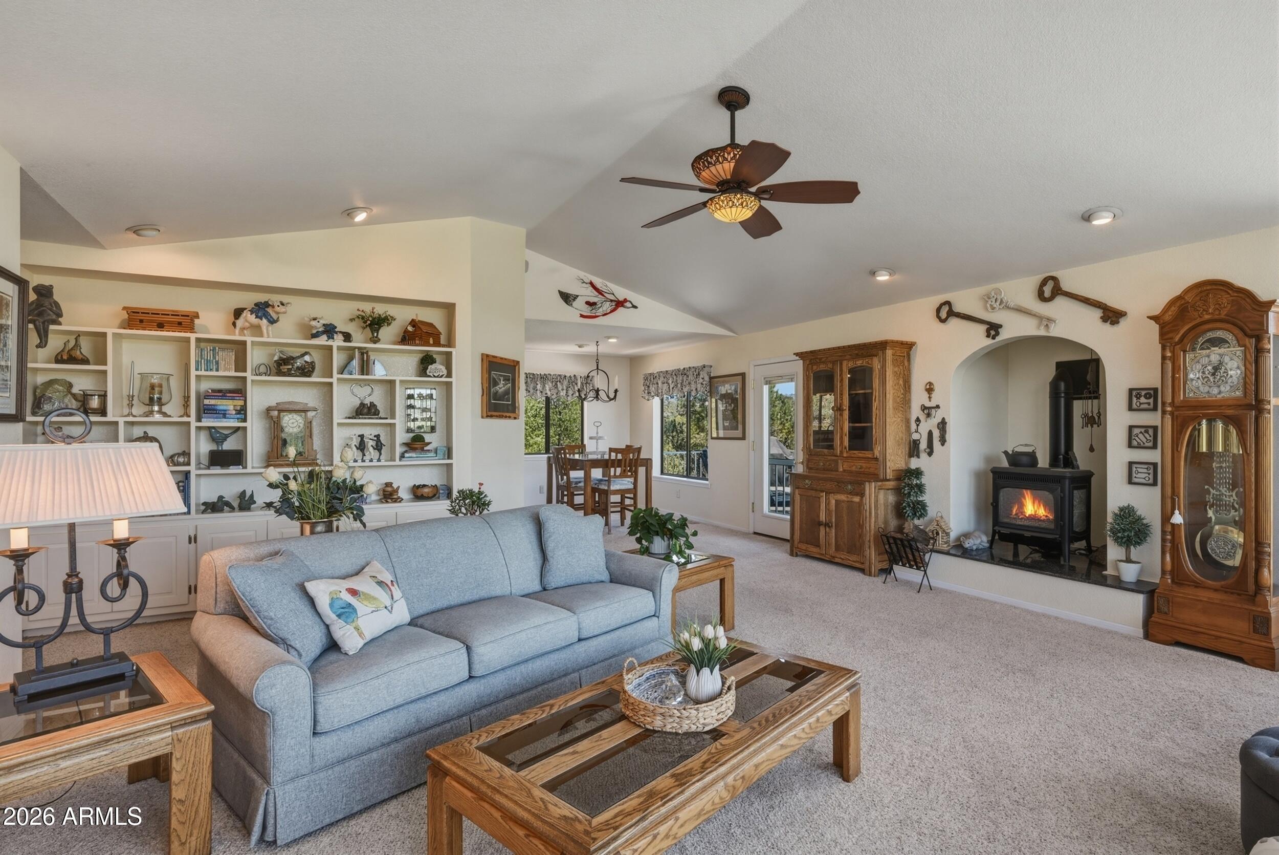 COUNTRY CLUB ESTATES - Residential