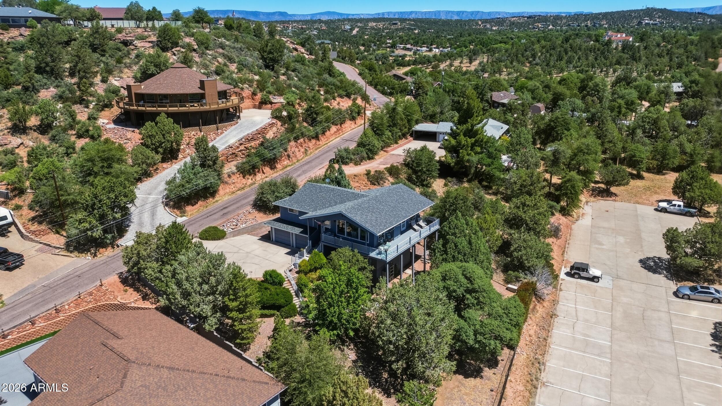 COUNTRY CLUB ESTATES - Residential