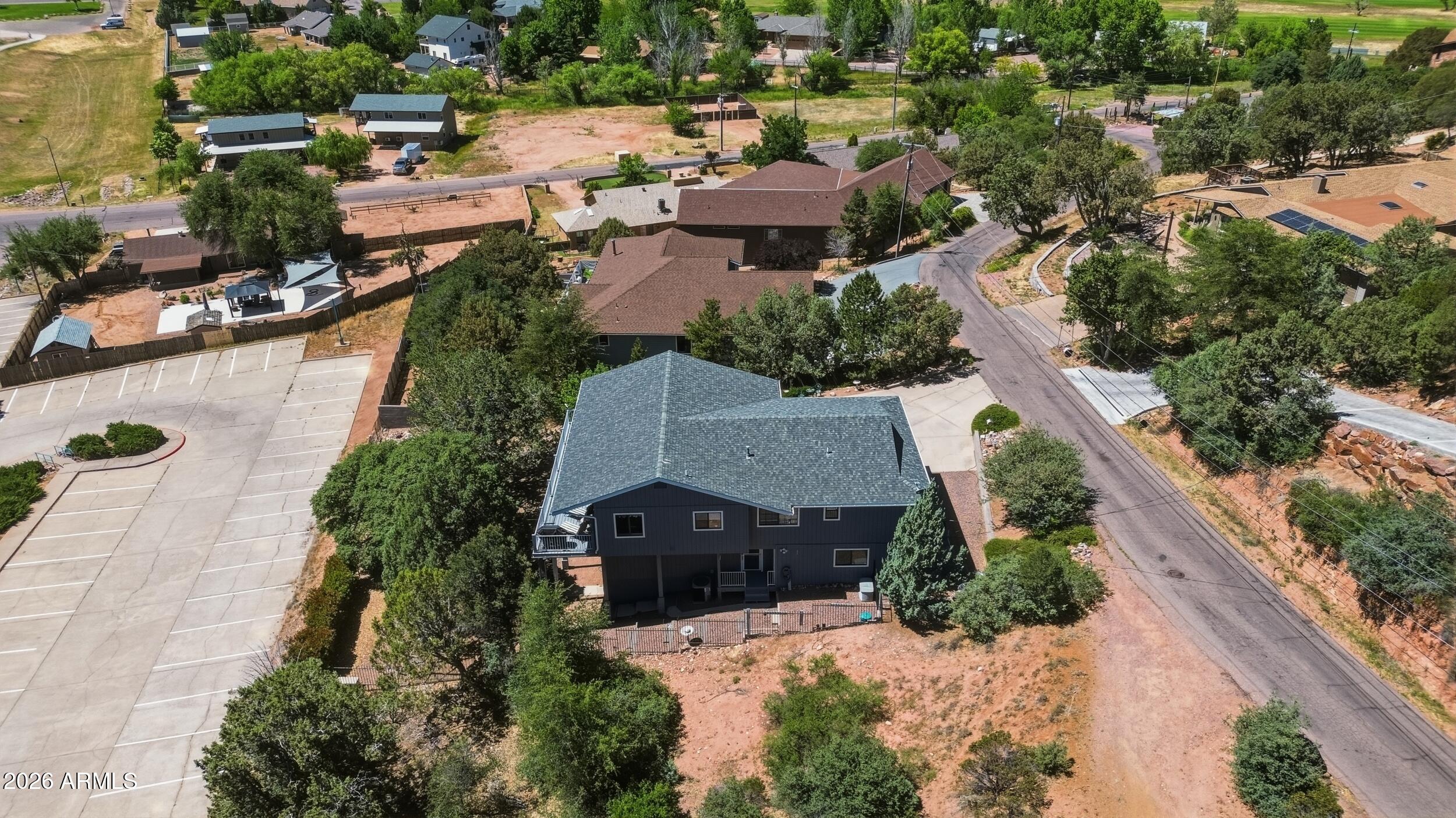 COUNTRY CLUB ESTATES - Residential