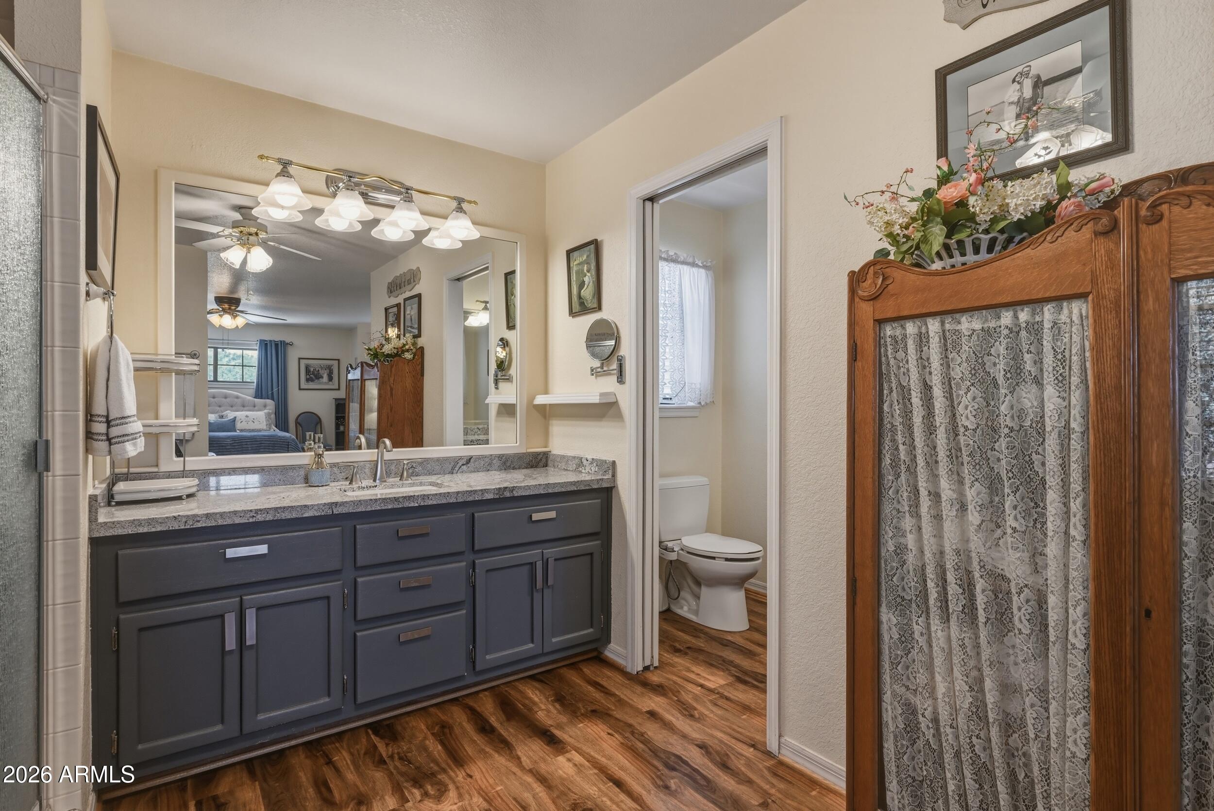 COUNTRY CLUB ESTATES - Residential