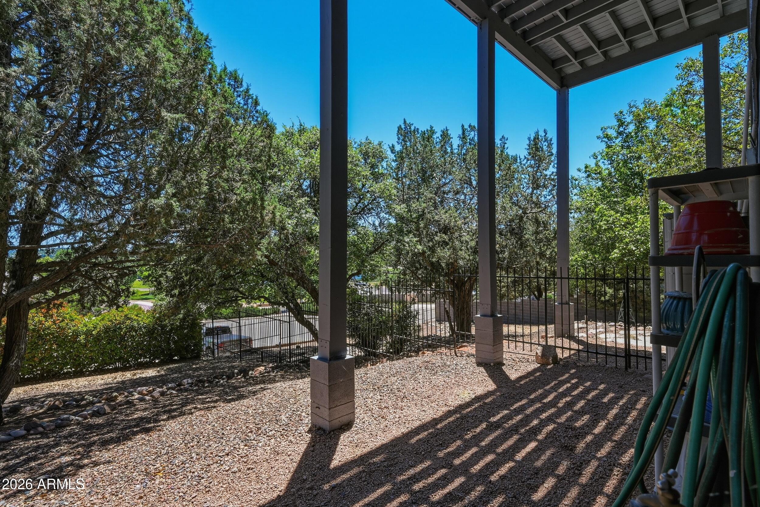 COUNTRY CLUB ESTATES - Residential