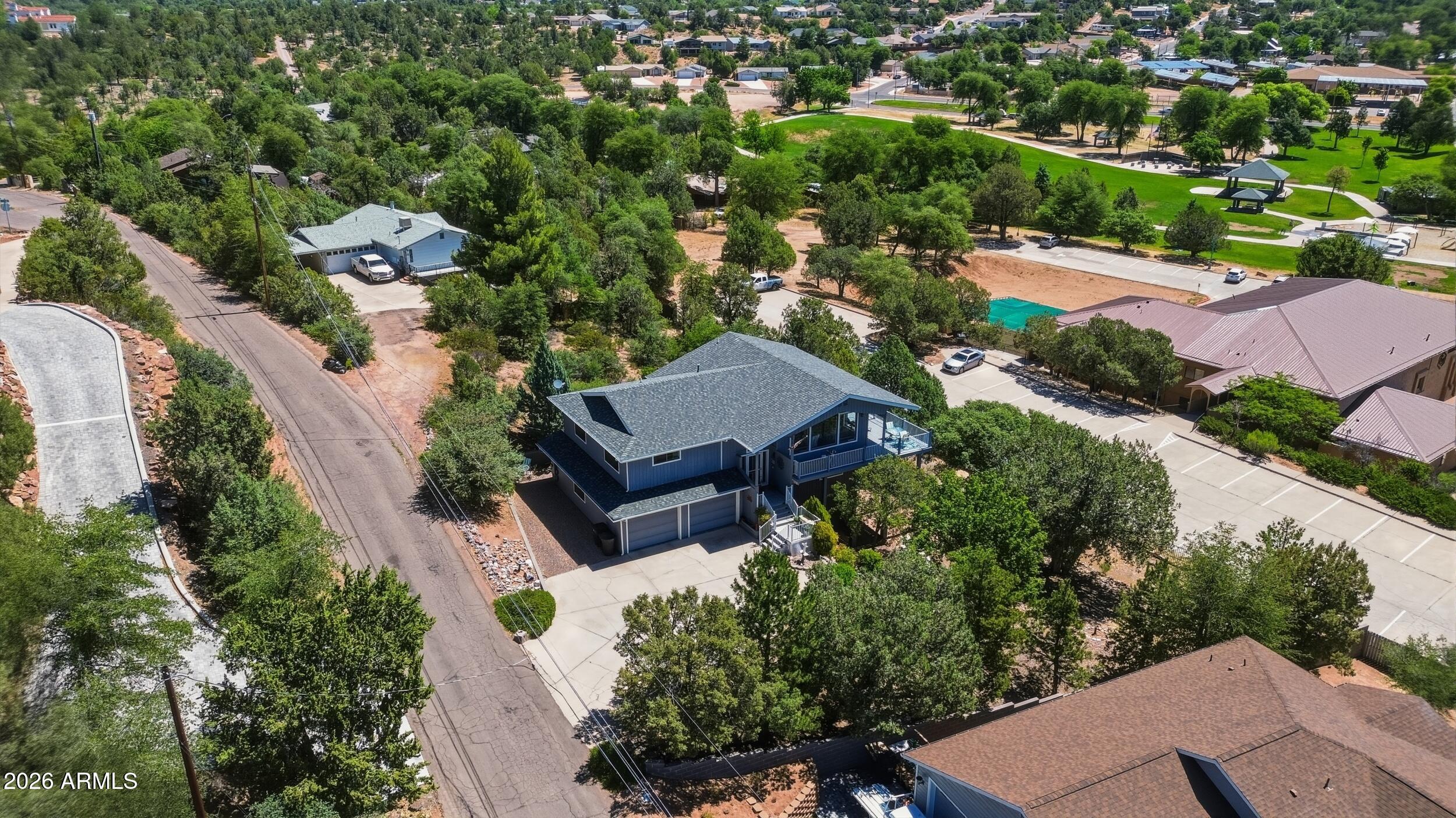 COUNTRY CLUB ESTATES - Residential