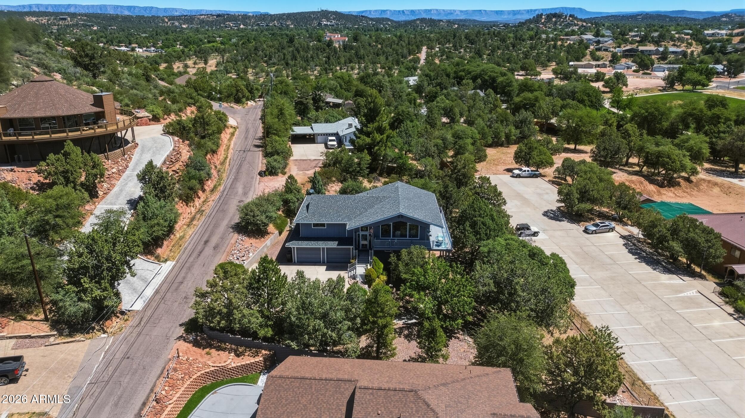 COUNTRY CLUB ESTATES - Residential