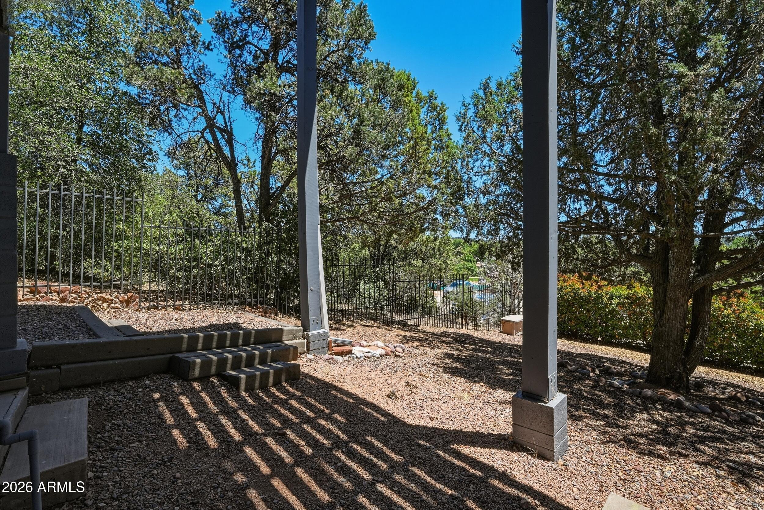 COUNTRY CLUB ESTATES - Residential