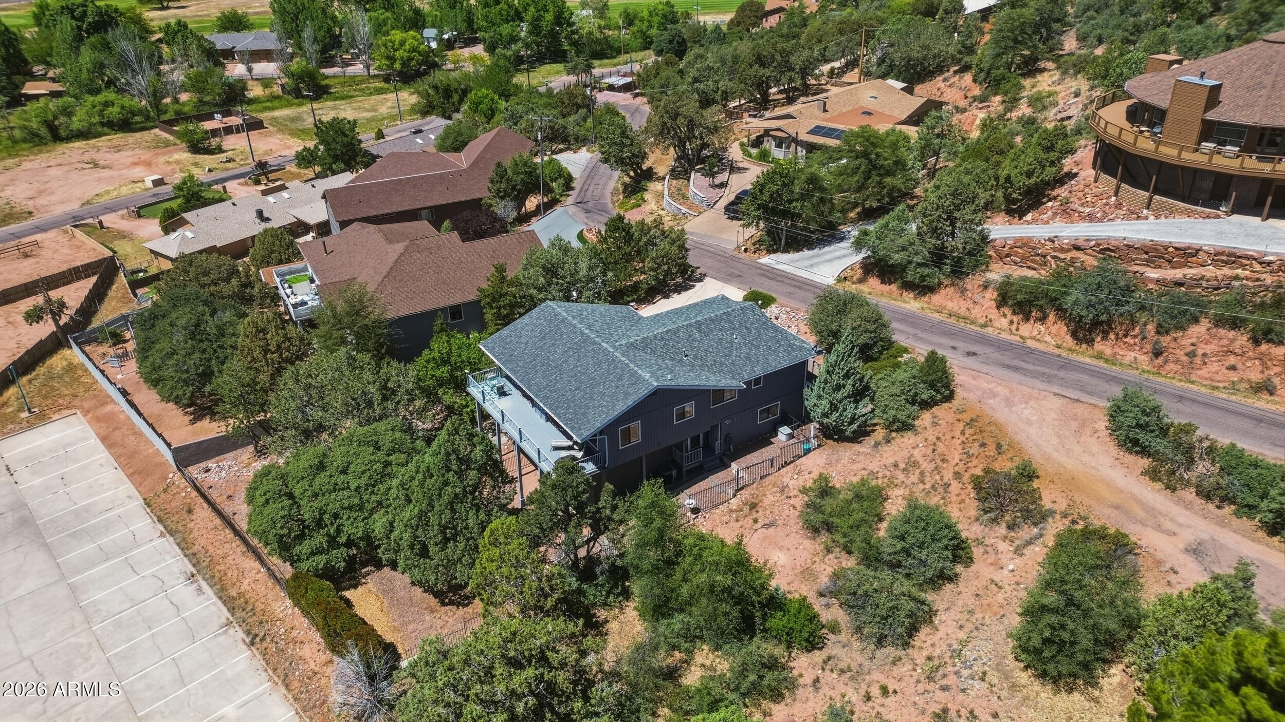 COUNTRY CLUB ESTATES - Residential