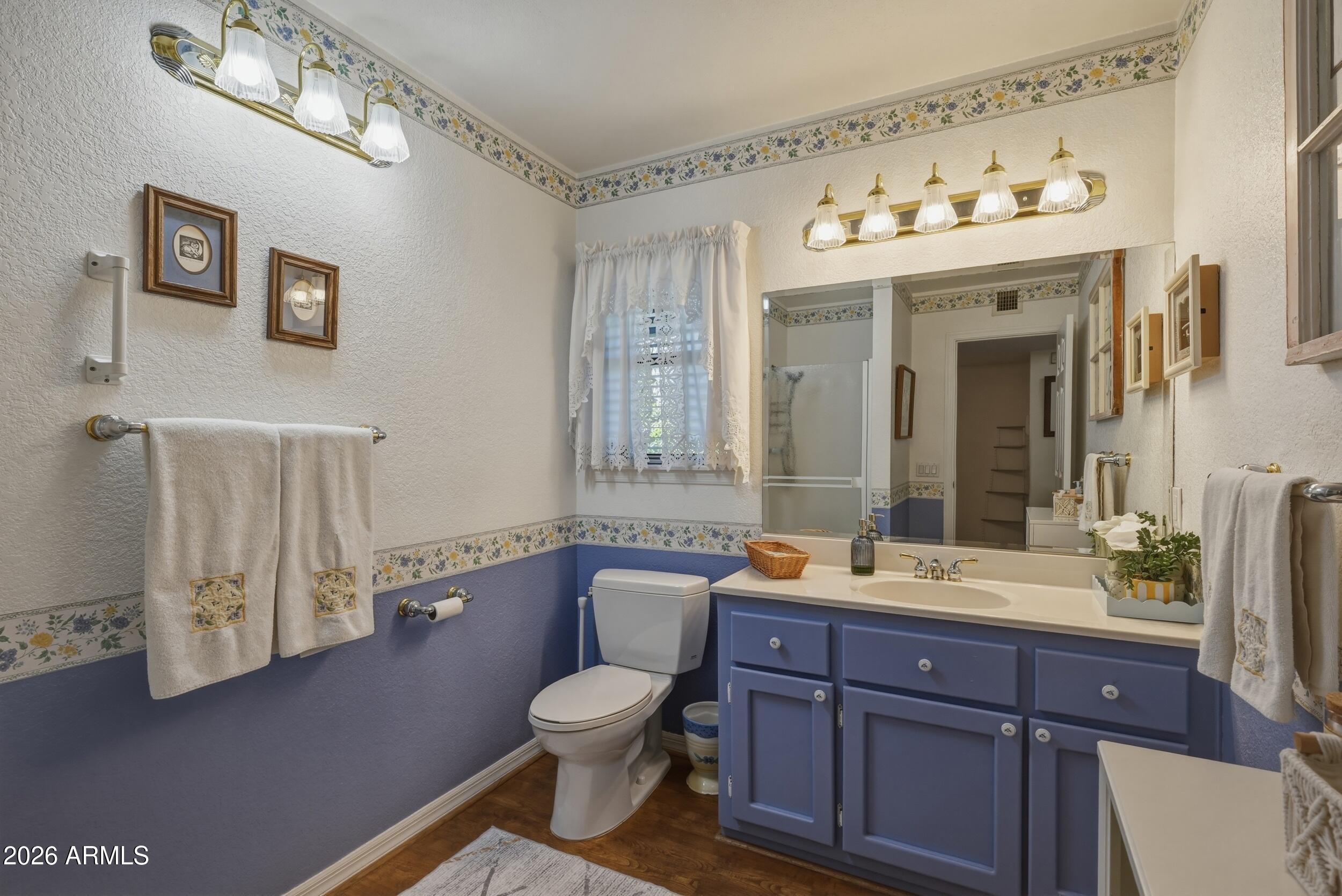 COUNTRY CLUB ESTATES - Residential