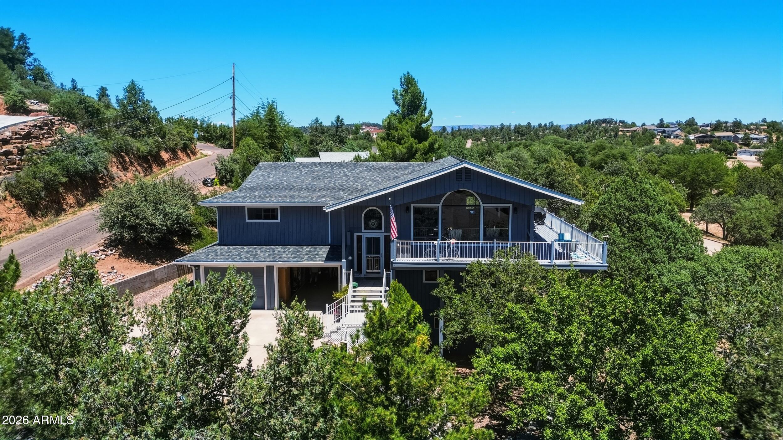COUNTRY CLUB ESTATES - Residential
