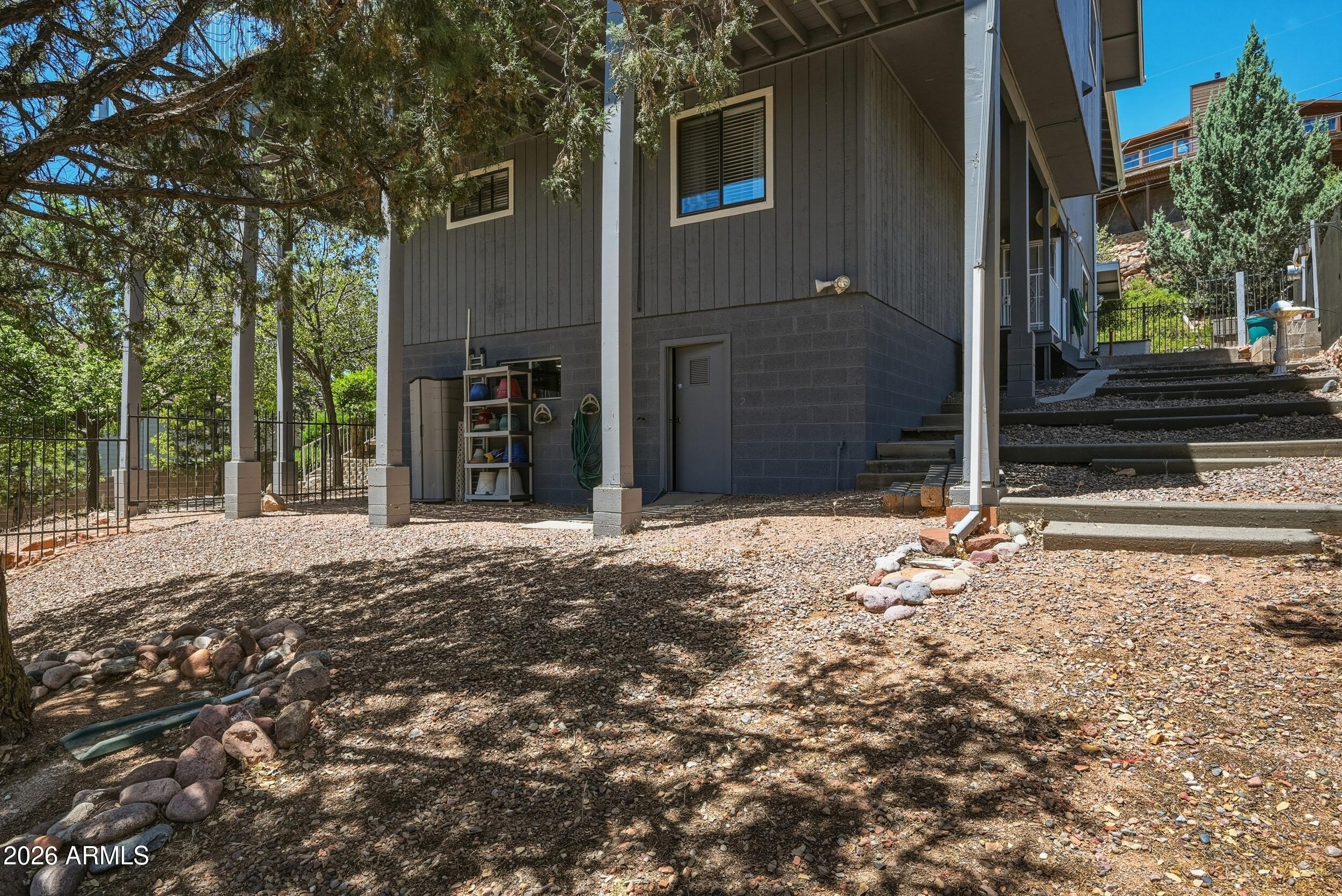 COUNTRY CLUB ESTATES - Residential
