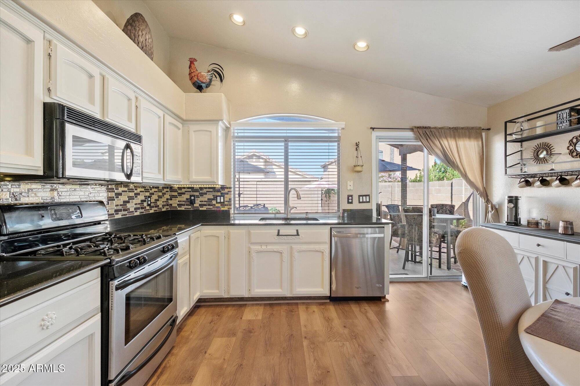 504 W SAN REMO Street