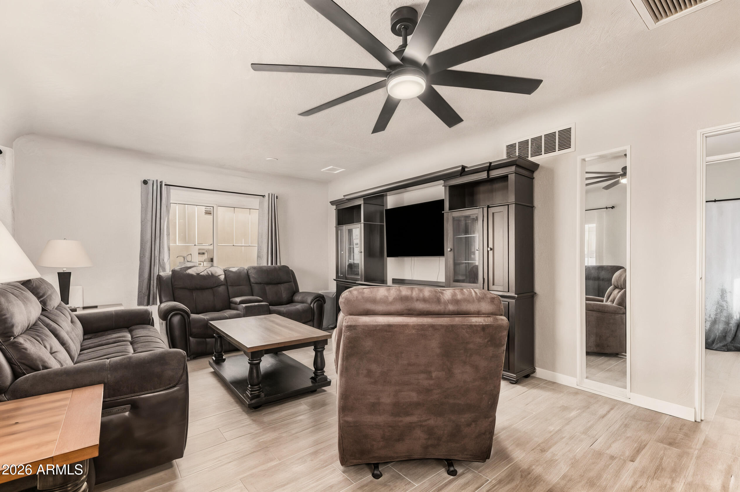 146 S ROBSON --