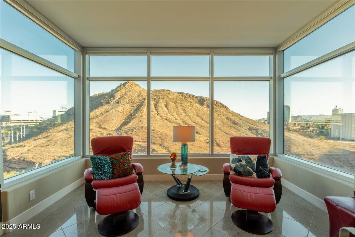 140 E RIO SALADO Parkway 1006