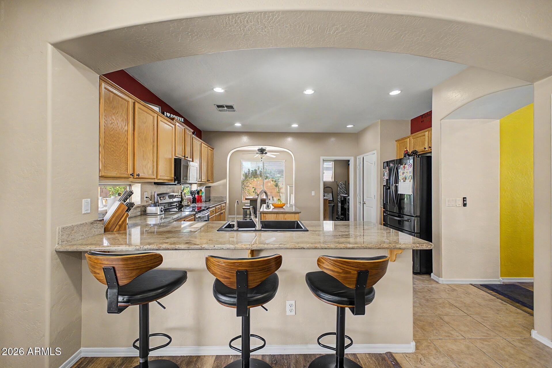 91 W ROADRUNNER Drive