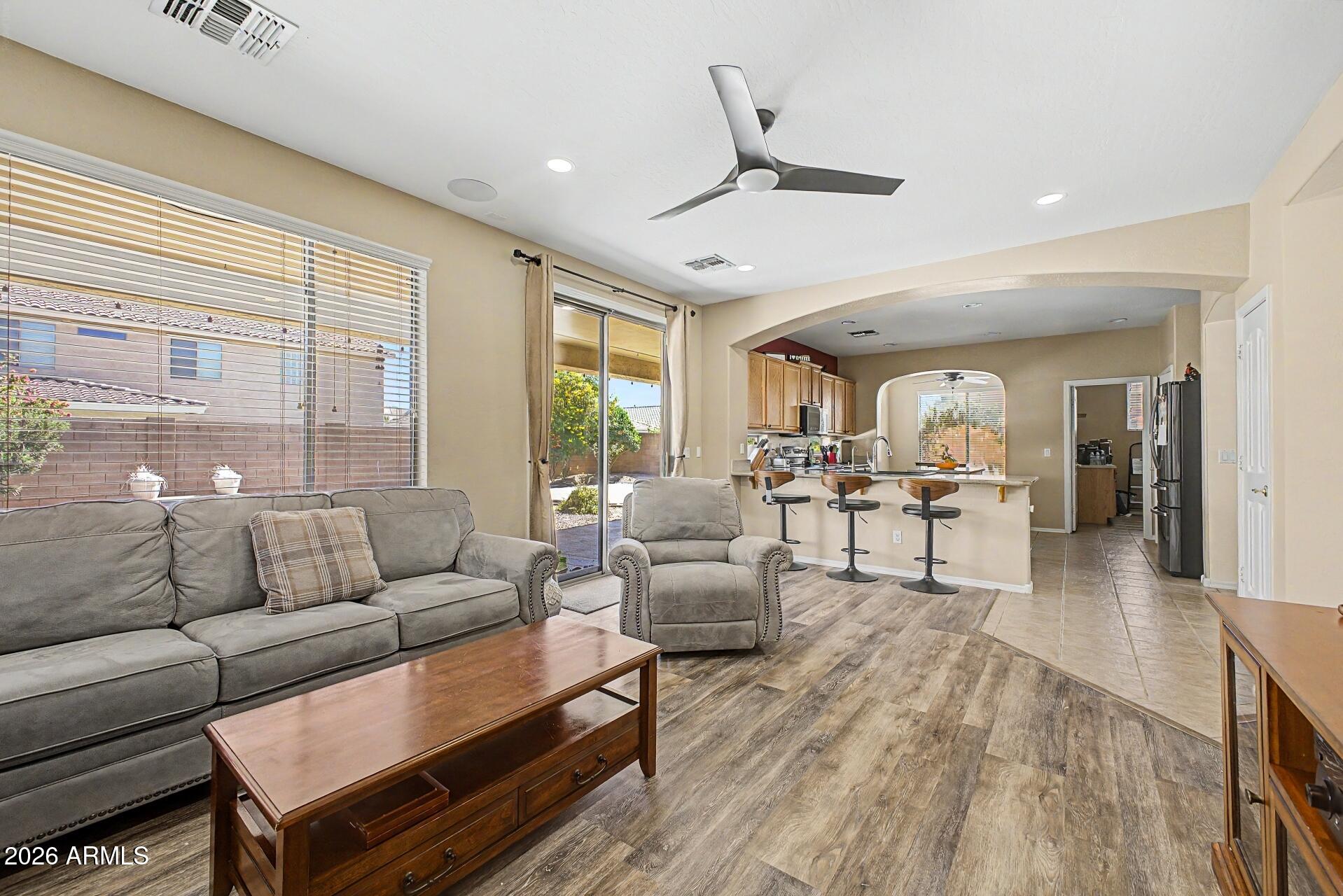 91 W ROADRUNNER Drive