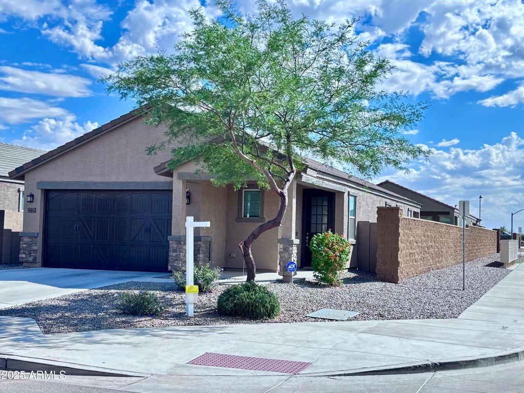 Photo of 40643 W Shaver Drive, Maricopa, AZ 85138 (MLS # 6930895)
