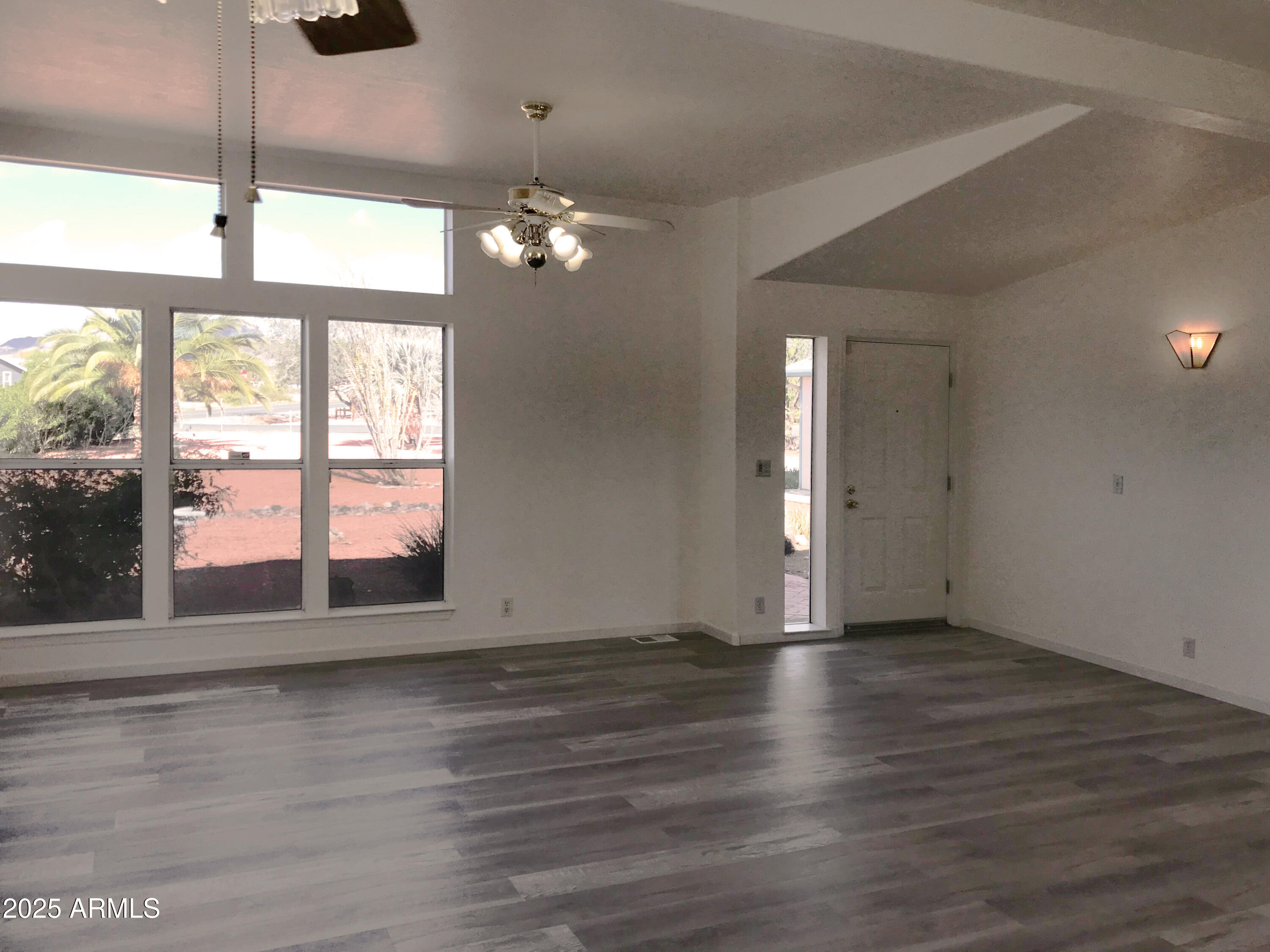 23275 W LOS HUESOS Way