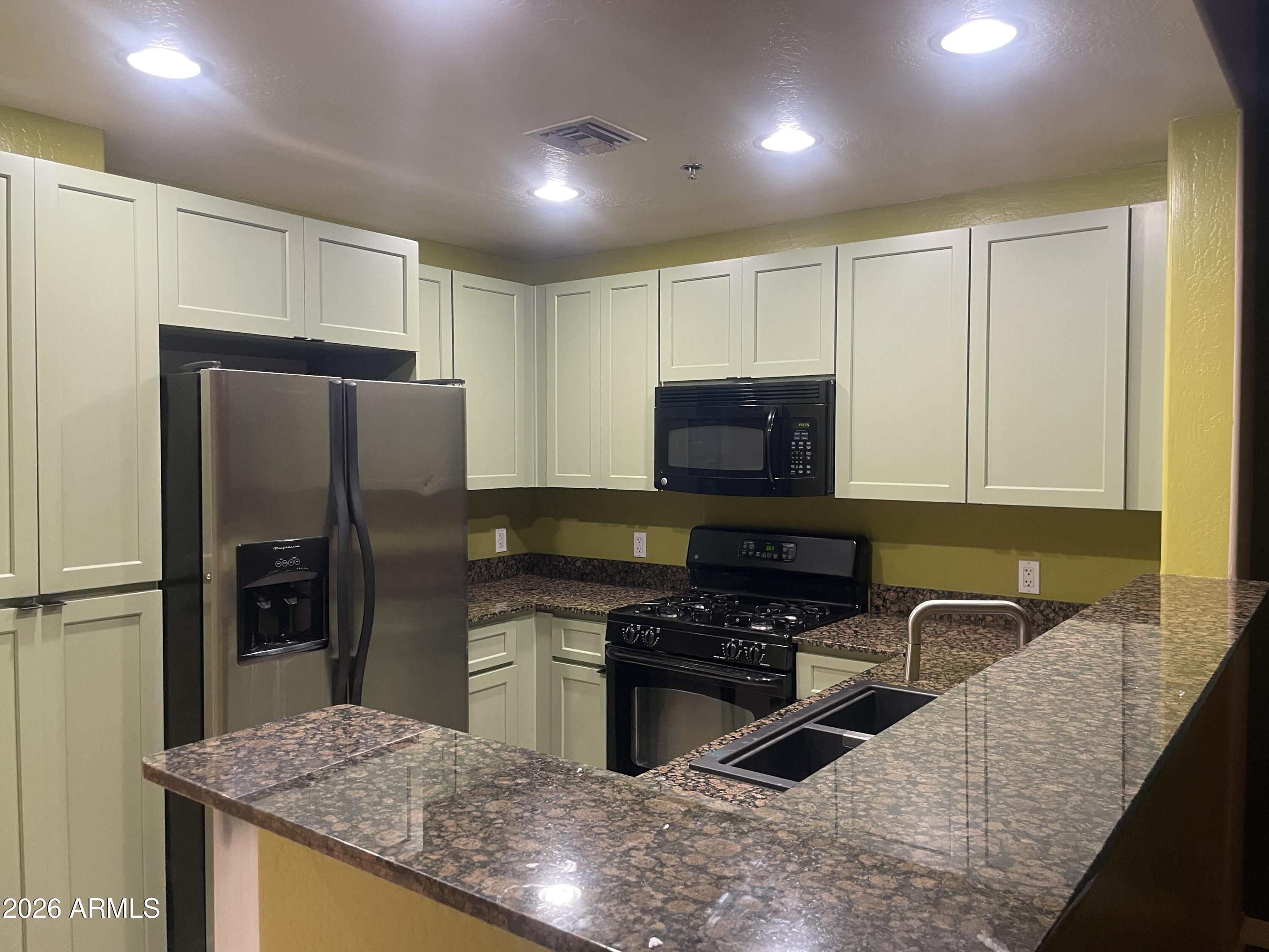 2302 N CENTRAL Avenue 311