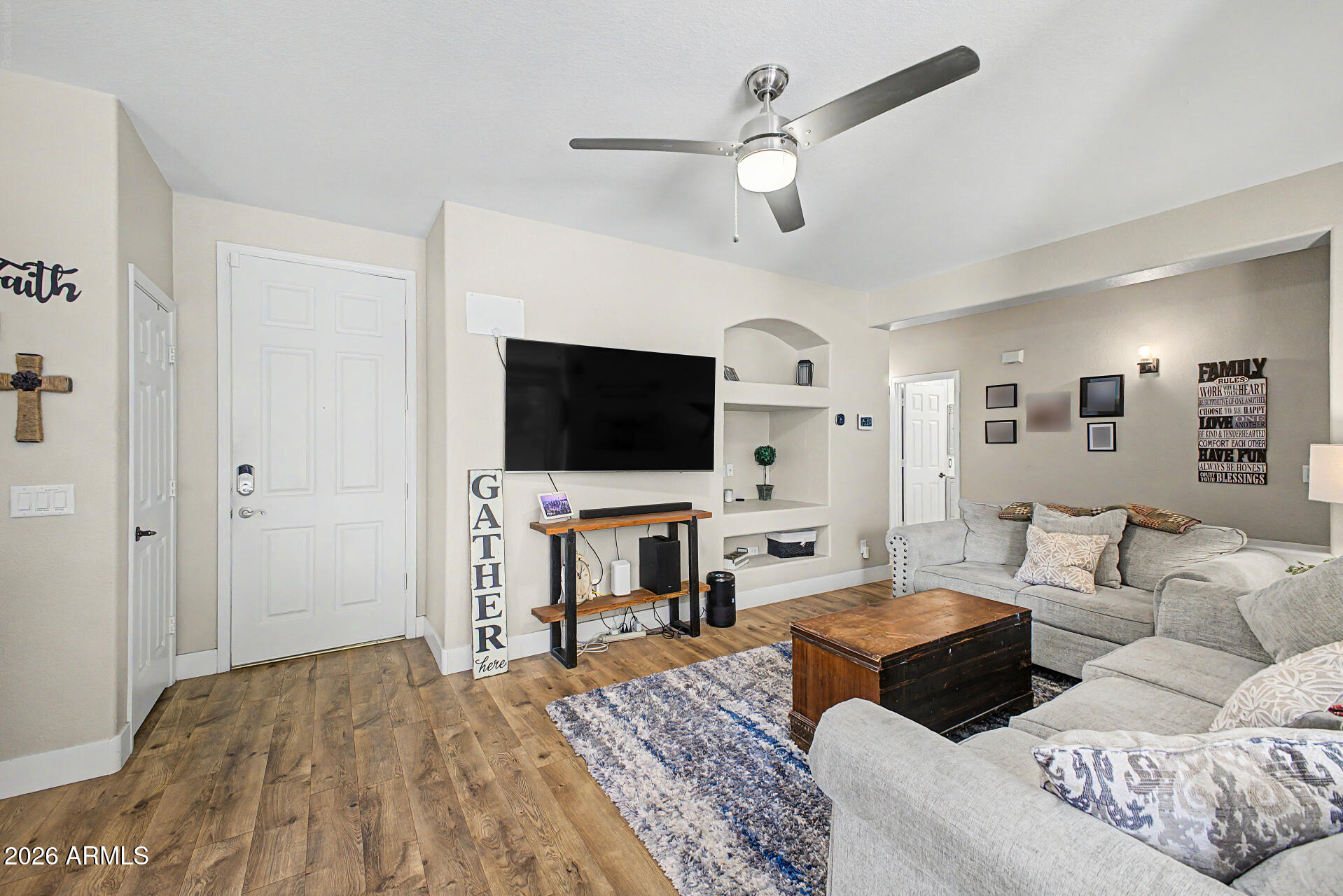 3573 E LINDA Lane