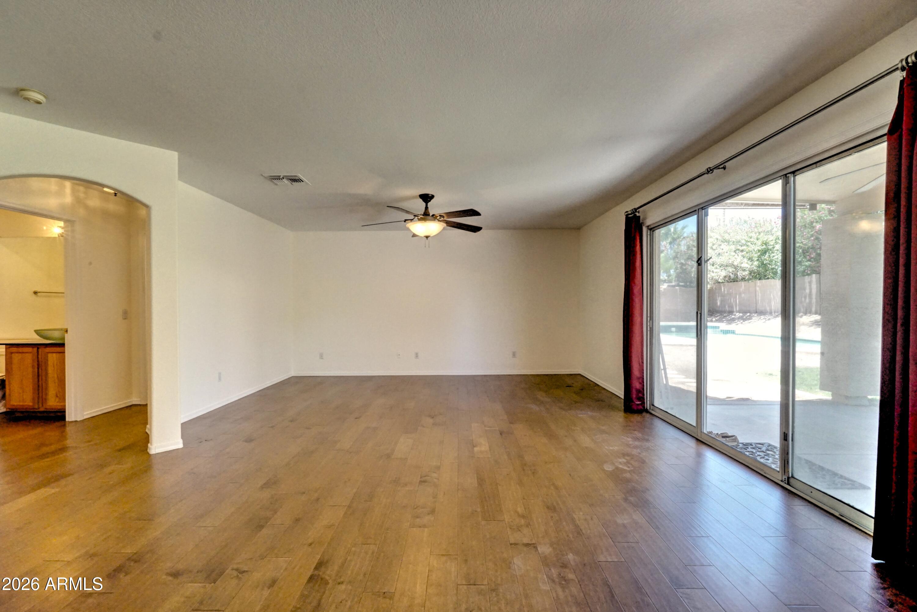 4402 E DESERT WIND Drive