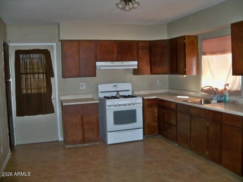 109 N 30th Drive